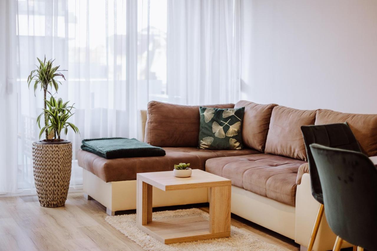 Alexandra Apartment